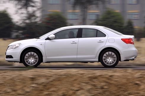 2011 Suzuki Kizashi - Image 4